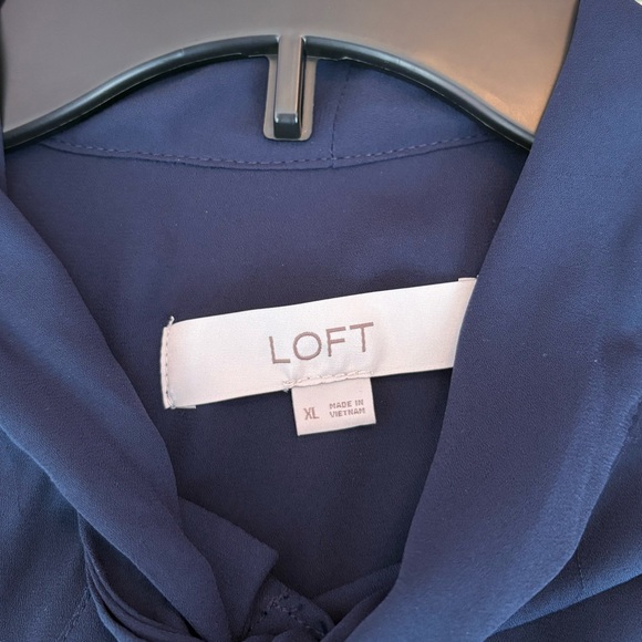 LOFT Navy Blue Tie Front Blouse Size XL - Picture 4 of 8